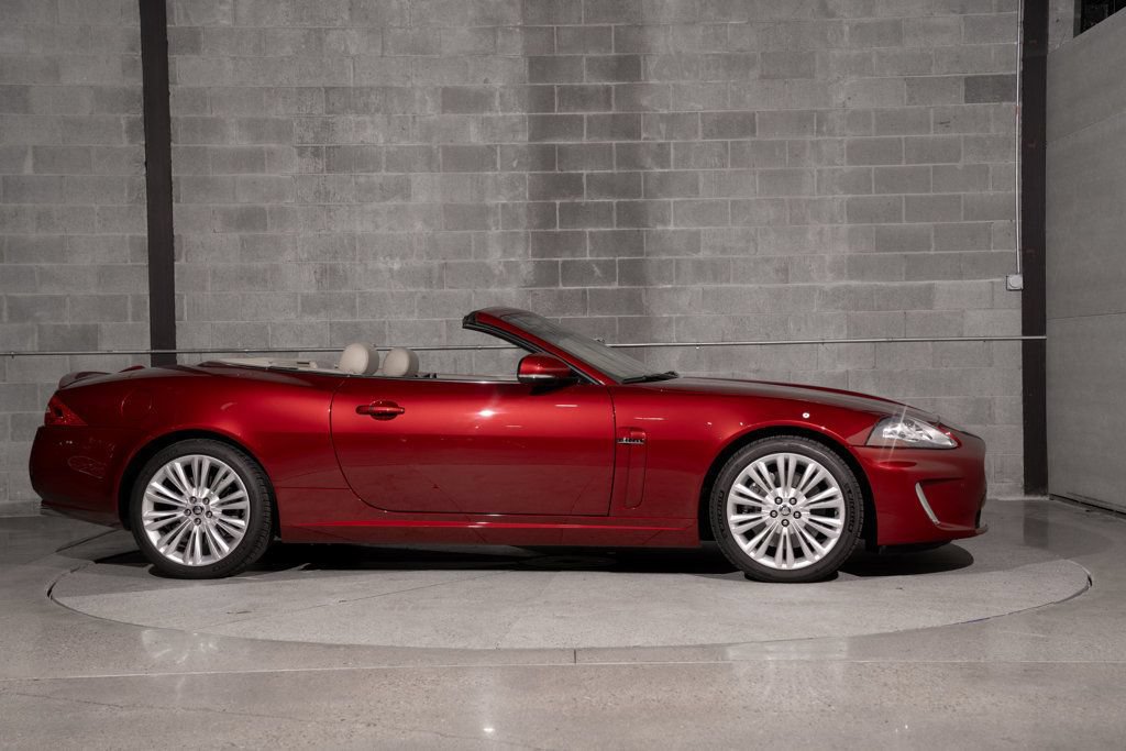 Used 2010 Jaguar XK Convertible RWD image 2