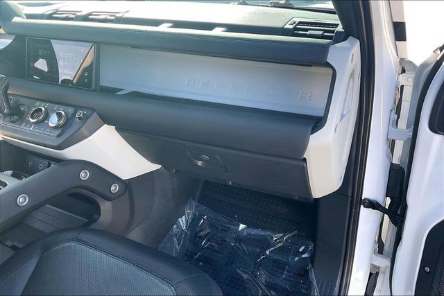 Used 2024 Land Rover Defender 110 X-Dynamic SE image 20