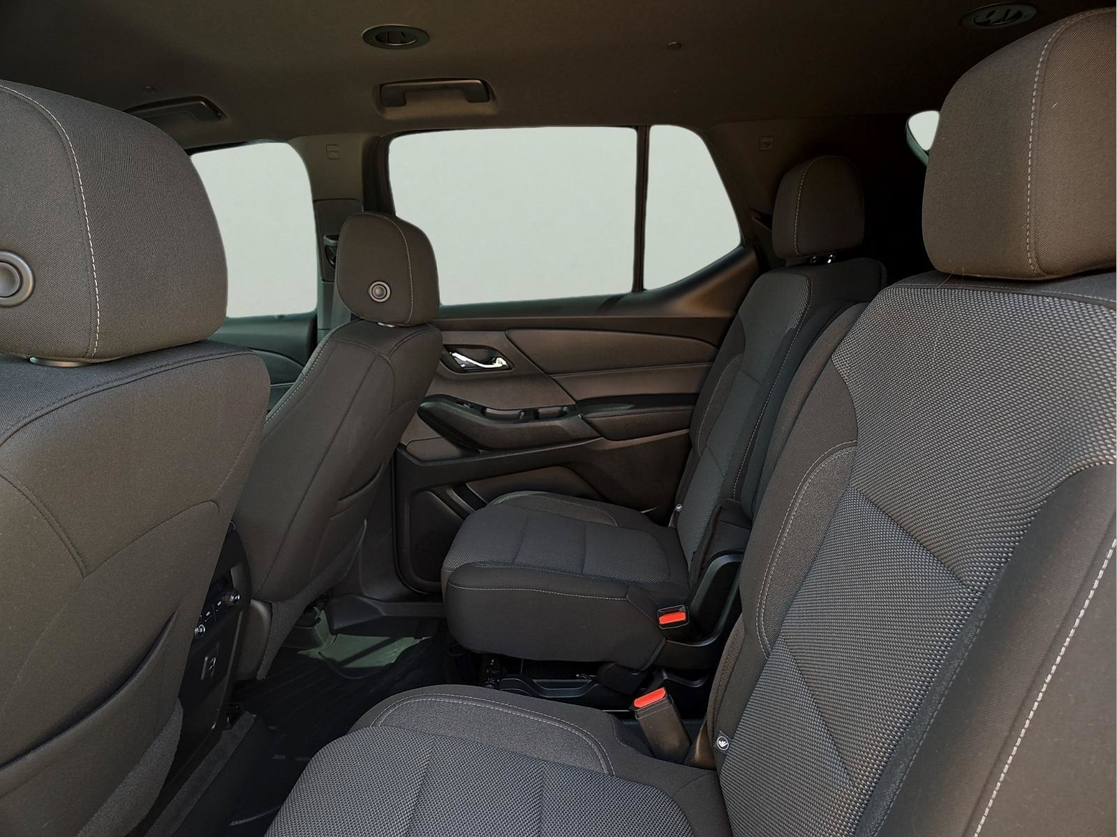 Used 2022 Chevrolet Traverse LT FWD image 11