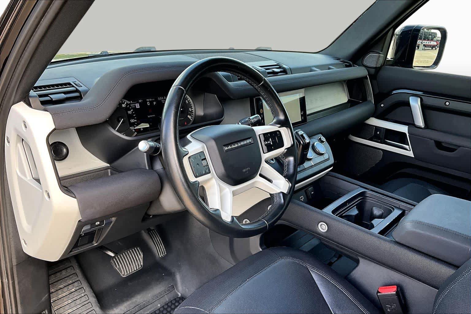 Used 2022 Land Rover Defender 110 X-Dynamic SE AWD/4WD image 18