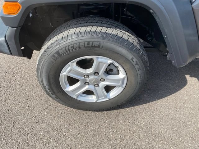 Used 2020 Jeep Wrangler Sport AWD/4WD image 23