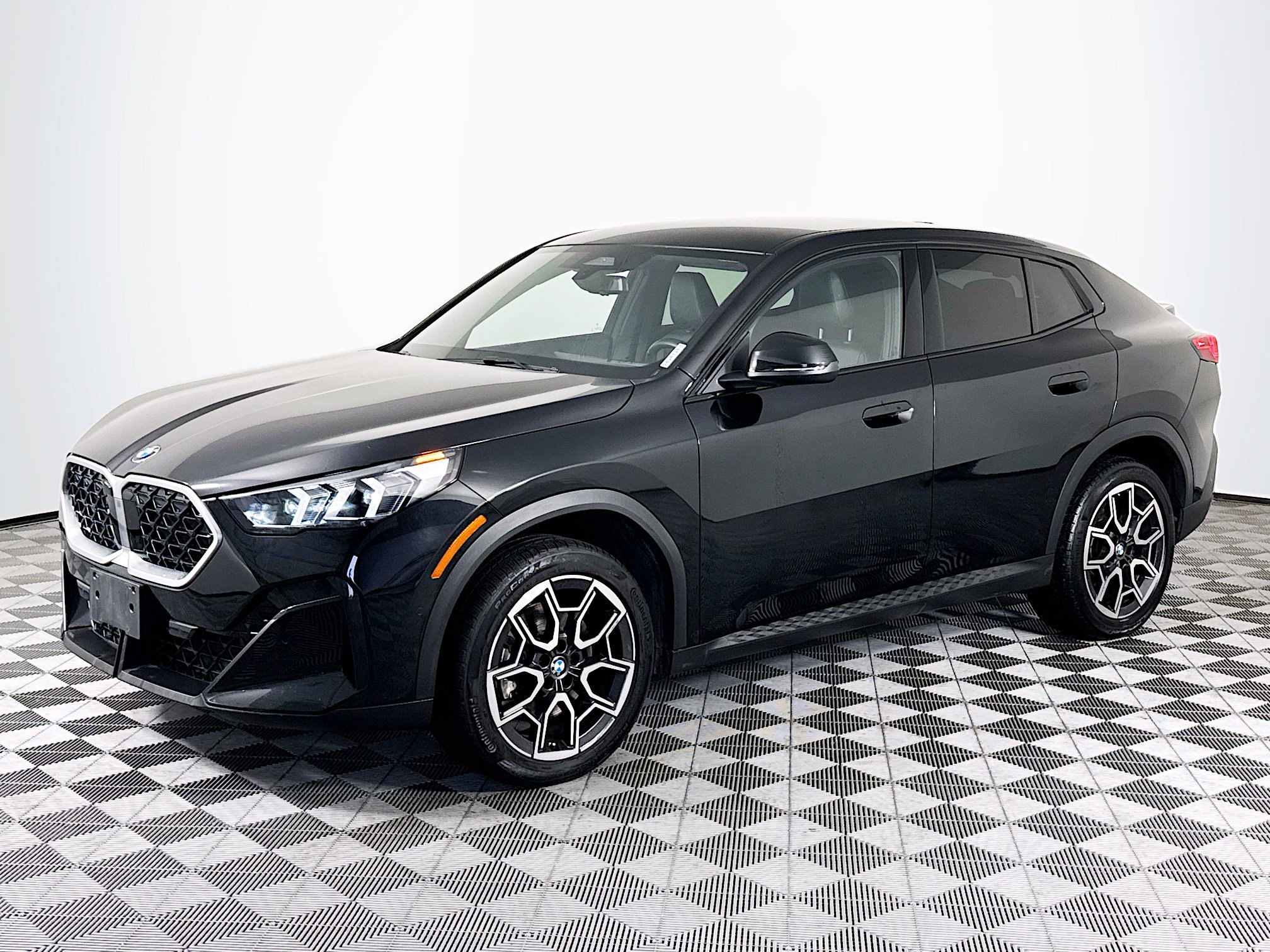 Used 2026 BMW X2 xDrive28i AWD/4WD image 4