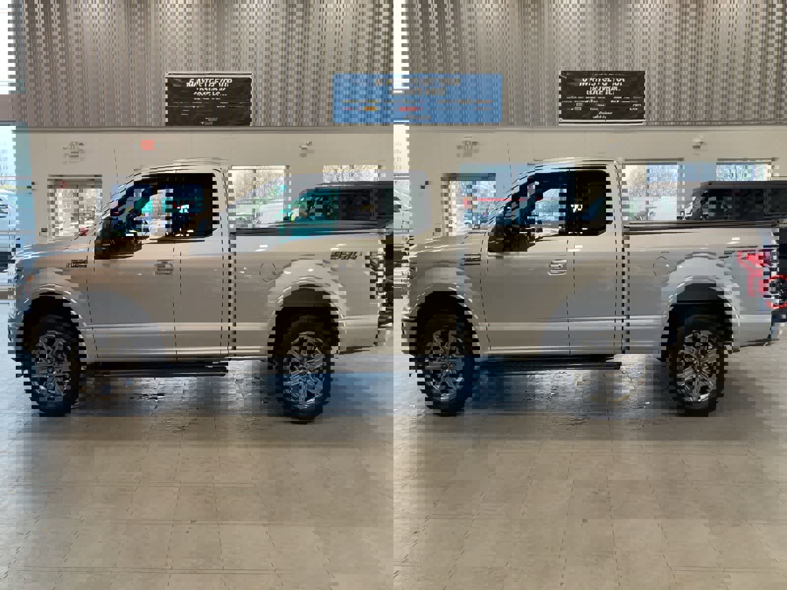 Used 2018 Ford F150 XLT w/ Equipment Group 302A Luxury image 8