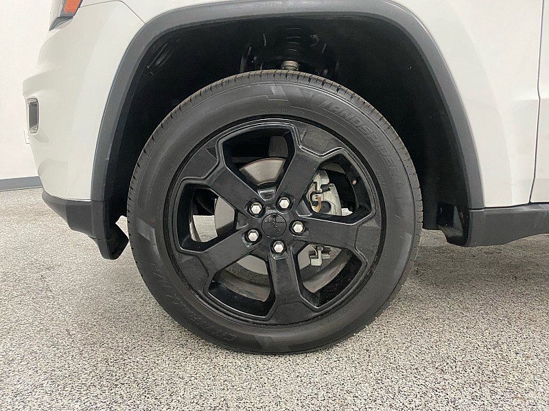 Used 2019 Jeep Grand Cherokee Laredo image 19