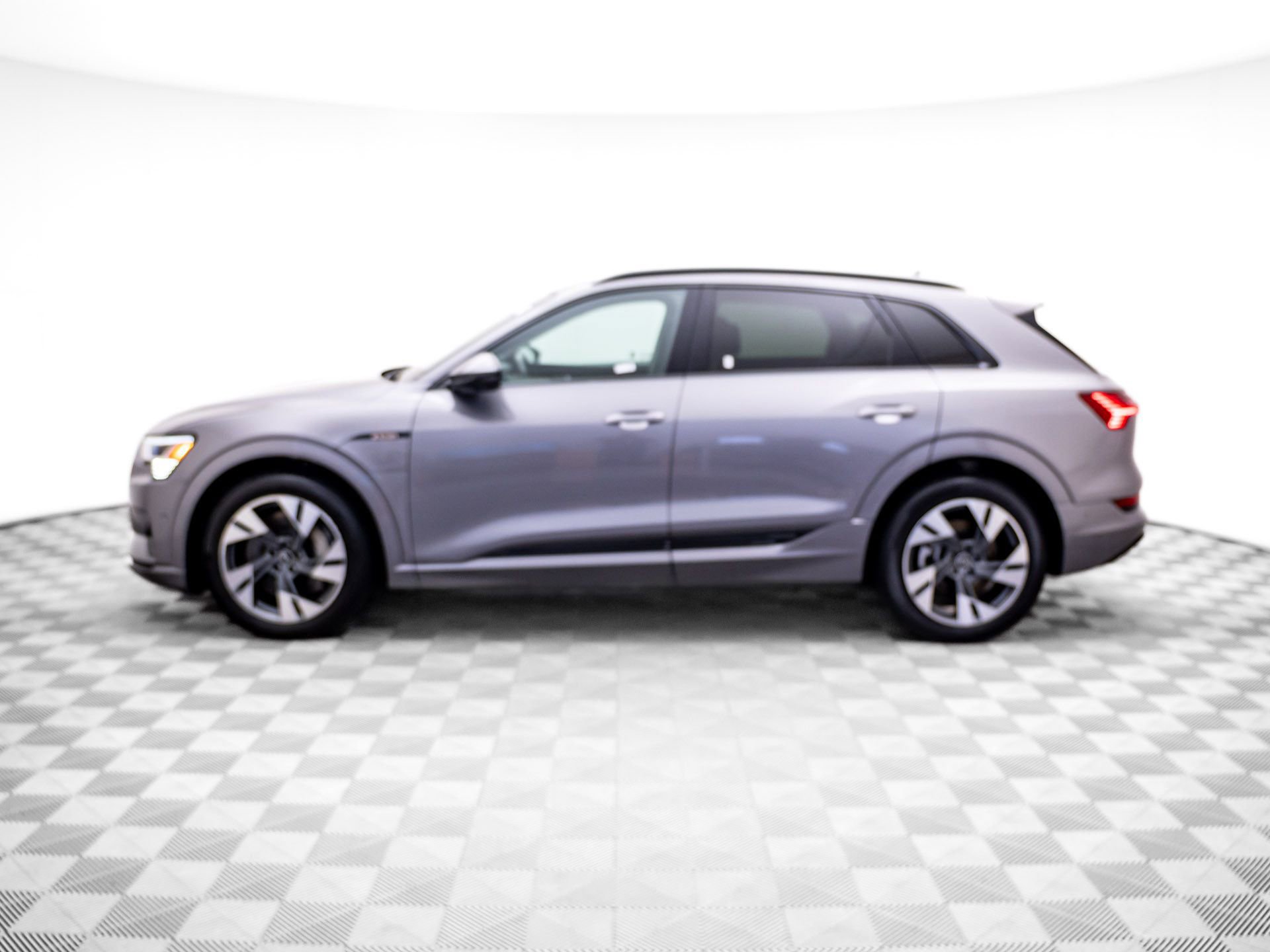 Used 2022 Audi e-tron Premium AWD/4WD video 2