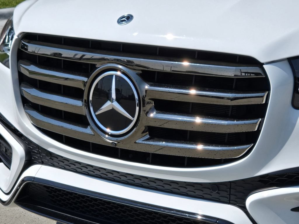 Used 2024 Mercedes-Benz GLS 450 4MATIC image 43