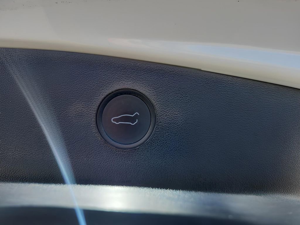 Used 2022 Tesla Model 3 Standard Range image 13