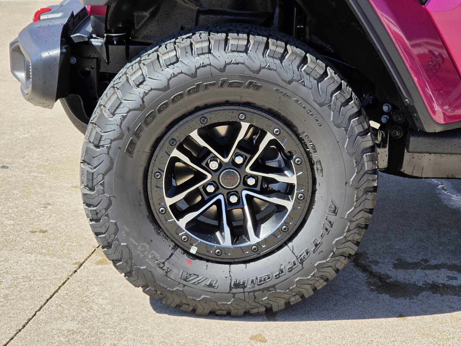 New 2026 Jeep Wrangler Unlimited Rubicon w/ Rockslide Package AWD/4WD image 12