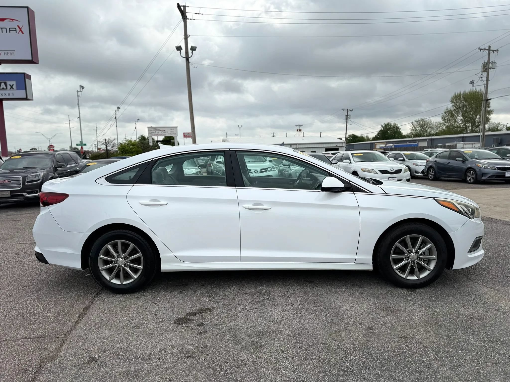 Used 2019 Hyundai Sonata SE FWD image 3