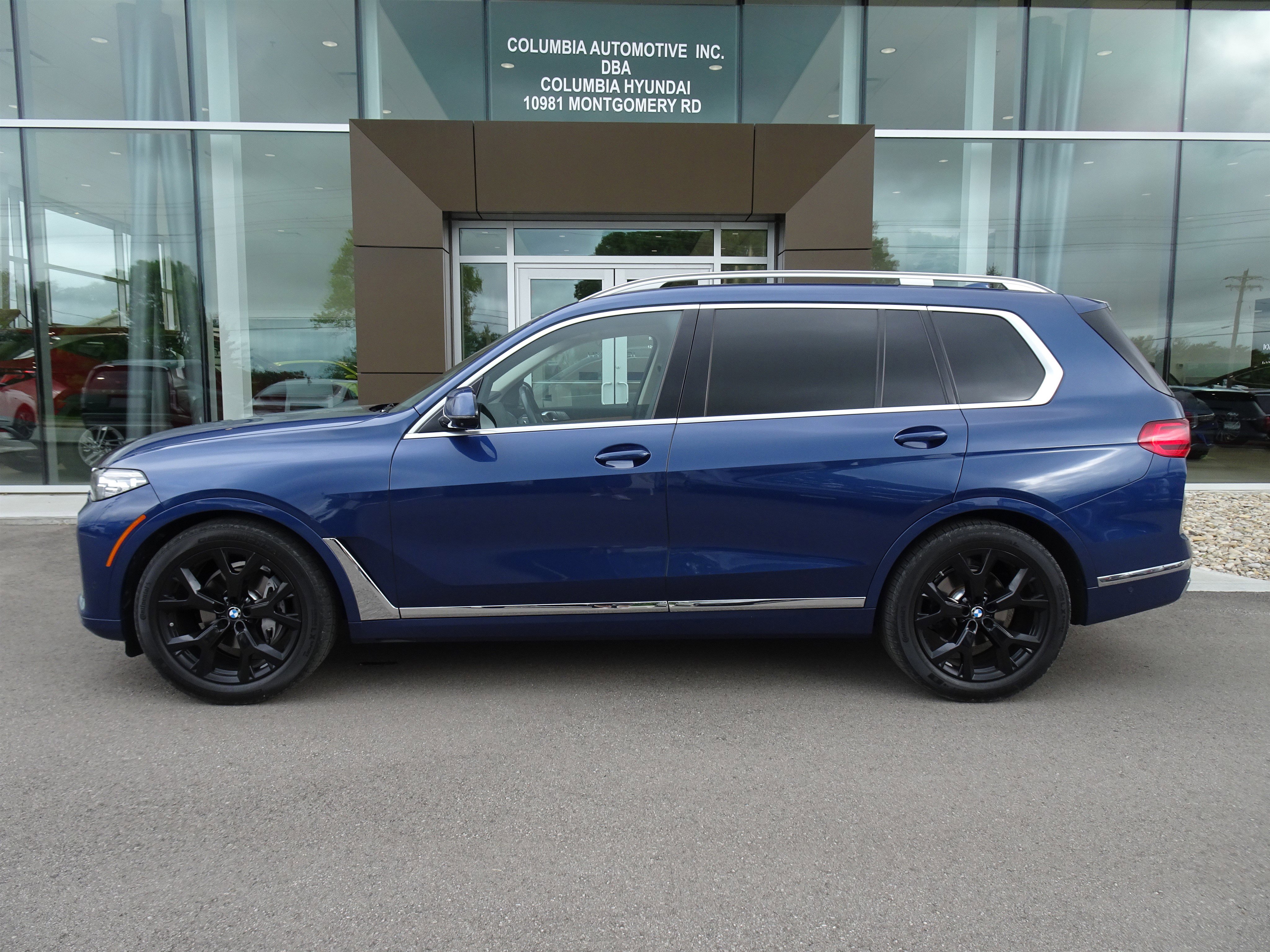 Used 2022 BMW X7 xDrive40i w/ Premium Package image 2