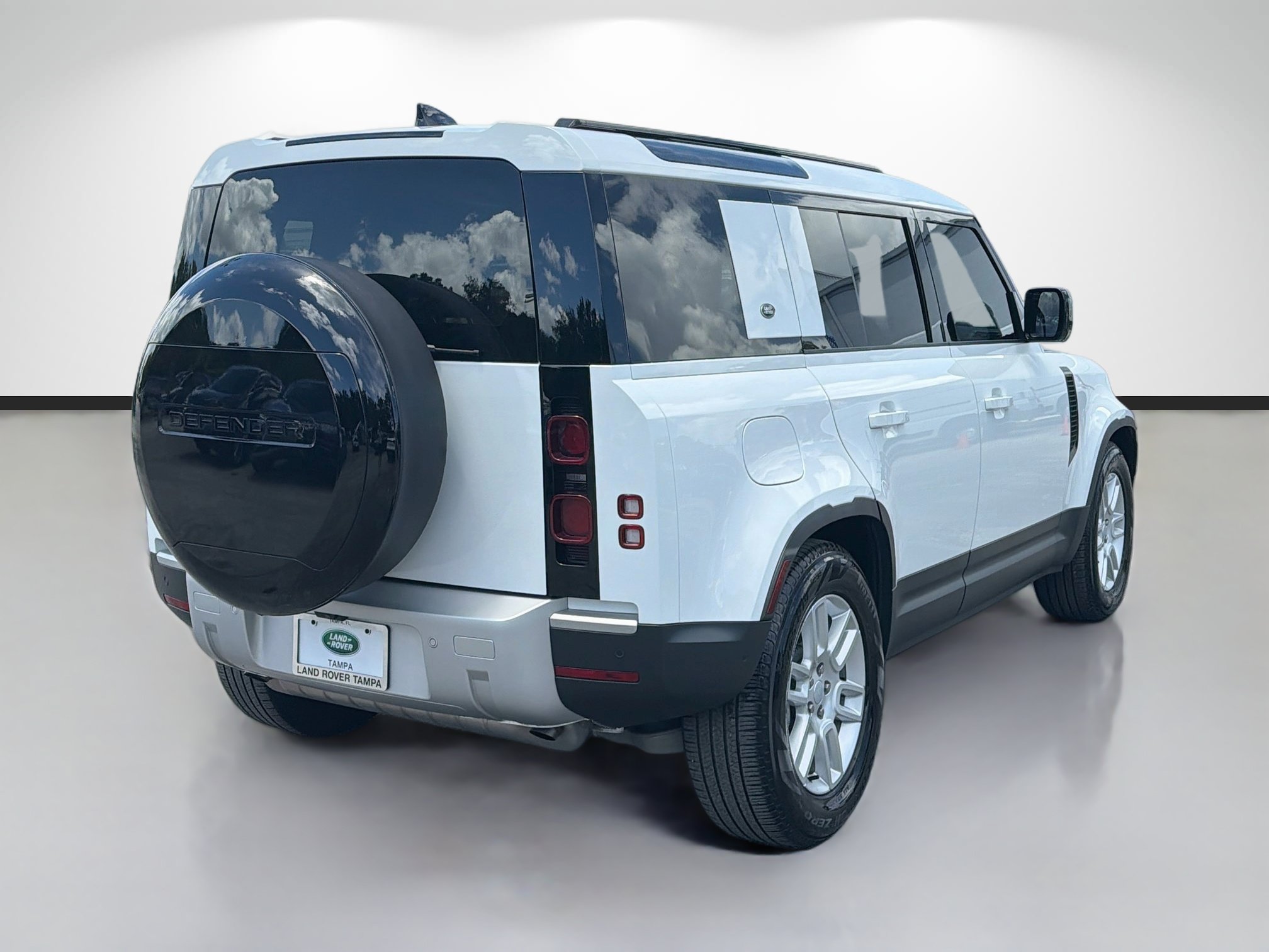 Used 2024 Land Rover Defender 110 S AWD/4WD image 5
