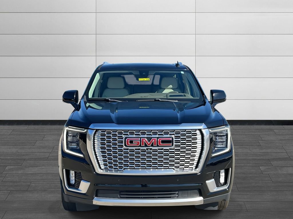 Used 2021 GMC Yukon XL Denali w/ Denali Premium Package image 8
