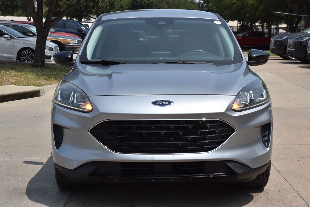 Used 2021 Ford Escape SE w/ SE Sport Appearance Package FWD image 3
