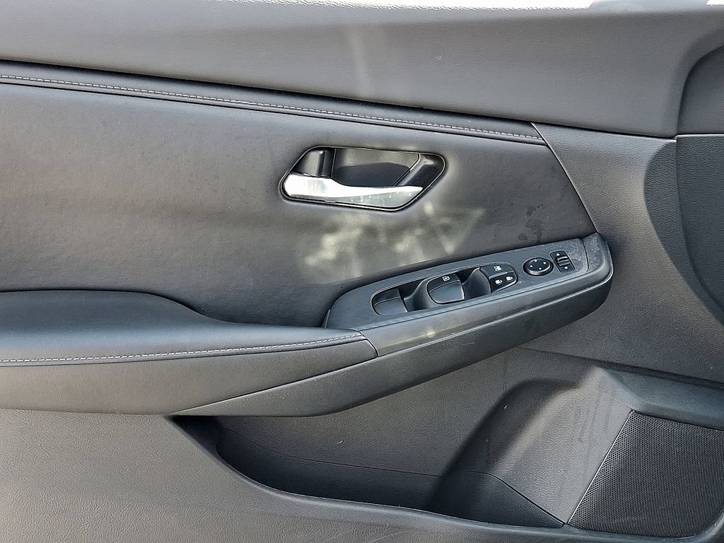 Used 2022 Nissan Sentra SV w/ Trunk Package FWD image 13