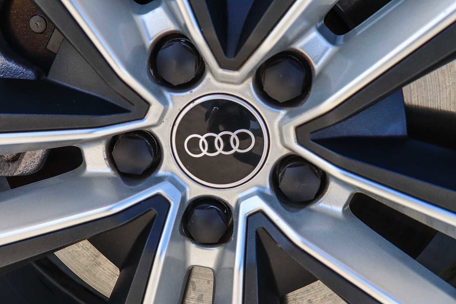 Used 2021 Audi Q3 2.0T Premium w/ Convenience Package image 15