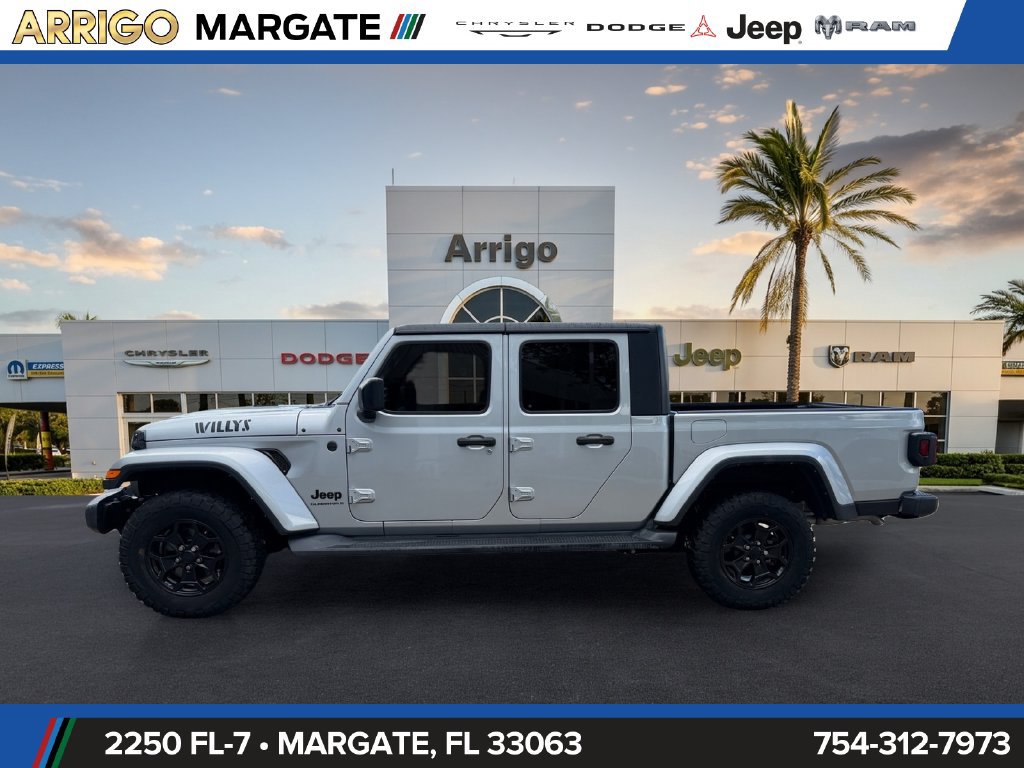 Used 2023 Jeep Gladiator Sport AWD/4WD image 4