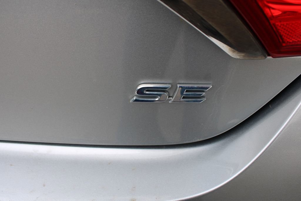 Used 2015 Toyota Camry SE FWD image 61