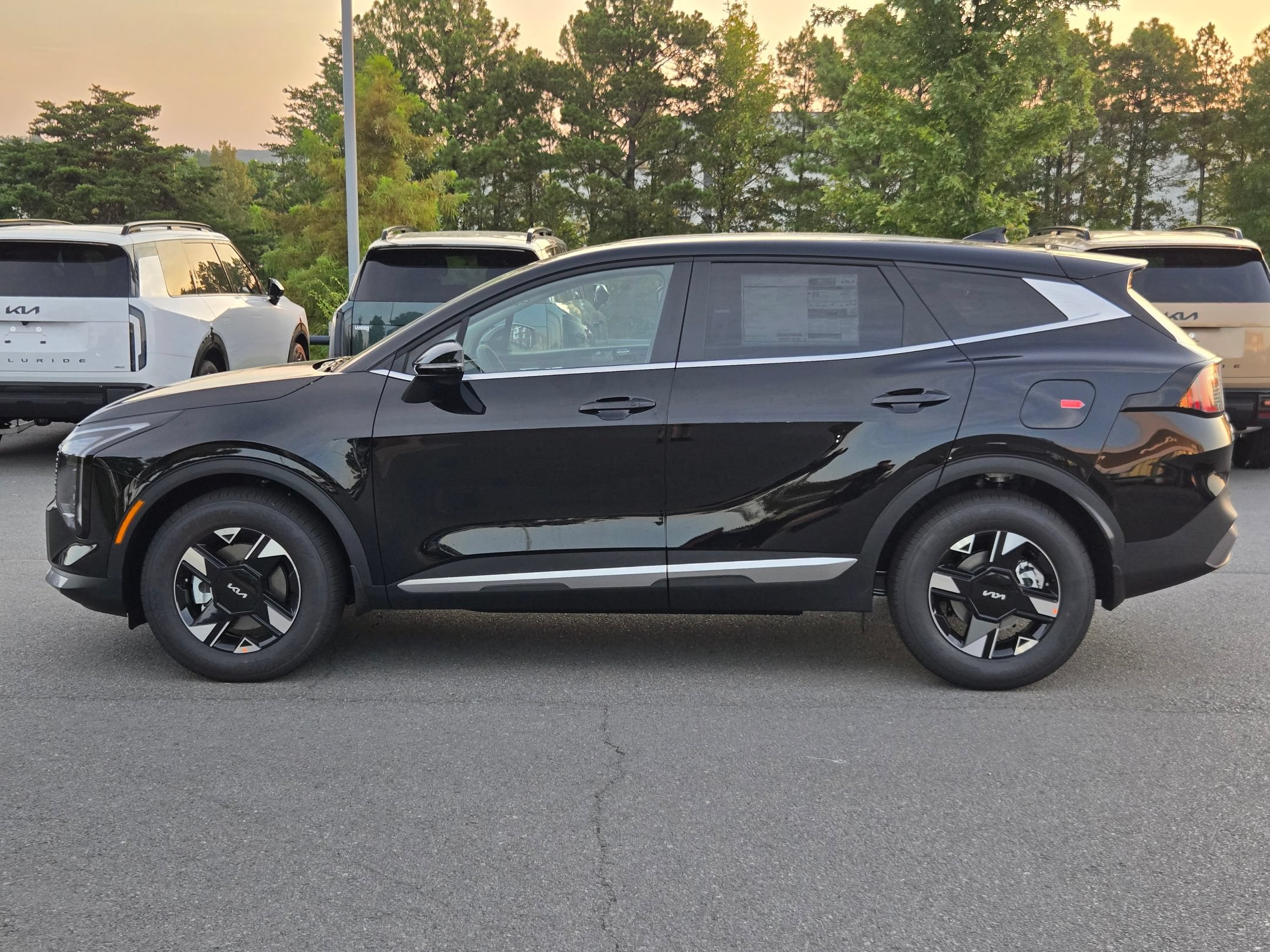 New 2026 Kia Sportage LX w/ LX Convenience Package FWD image 4
