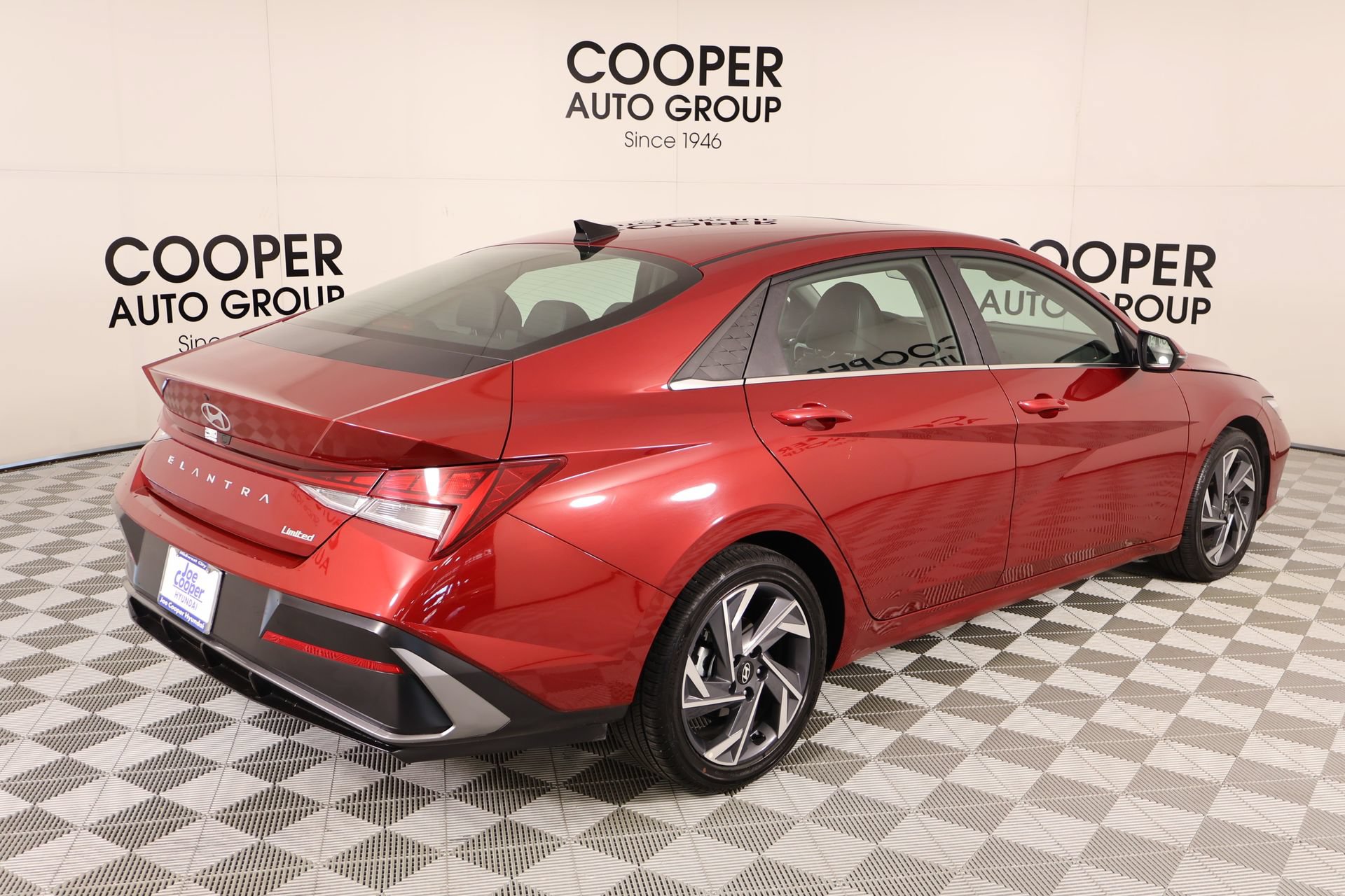Certified 2025 Hyundai Elantra Limited FWD image 22