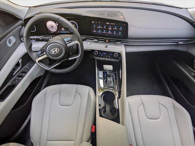 New 2025 Hyundai Elantra Limited image 18
