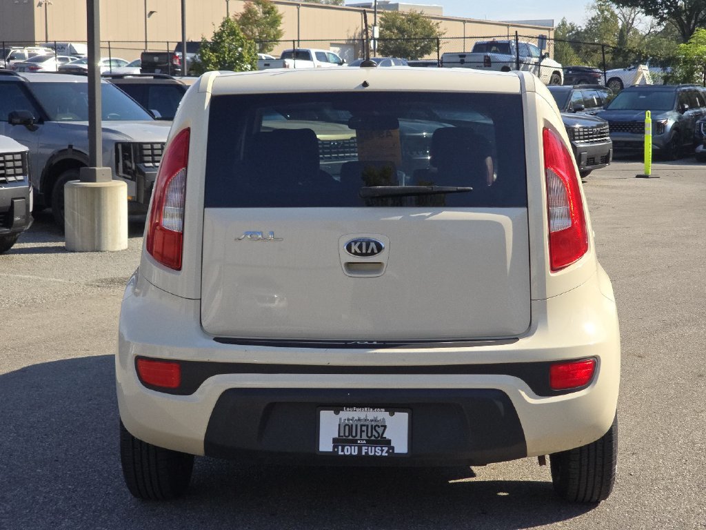 Used 2013 Kia Soul FWD image 12