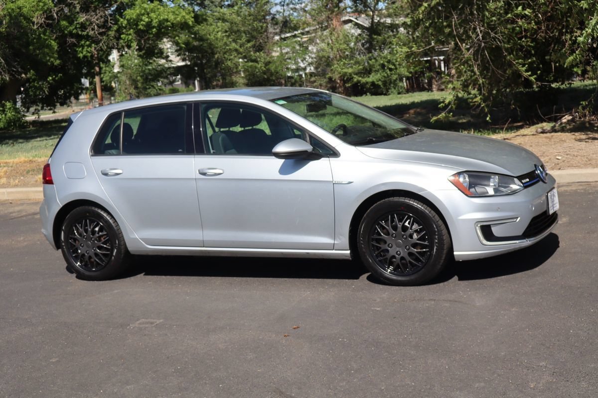 Used 2015 Volkswagen e-Golf Limited Edition FWD image 2