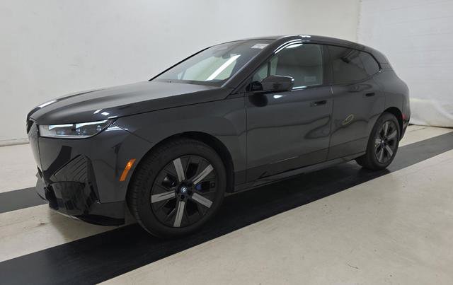 Used 2023 BMW iX xDrive50 w/ Sport Package AWD/4WD image 1