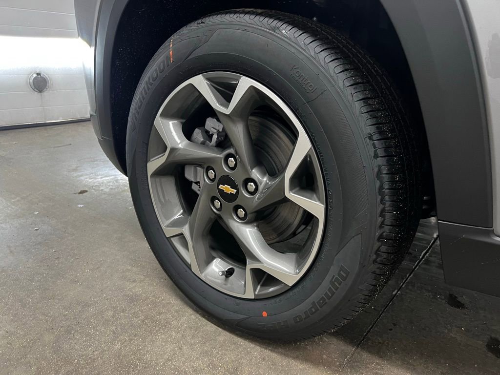 New 2026 Chevrolet Trax LT w/ Driver Confidence Package image 9