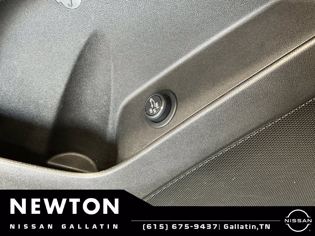 Used 2024 Chevrolet Equinox LT FWD image 25