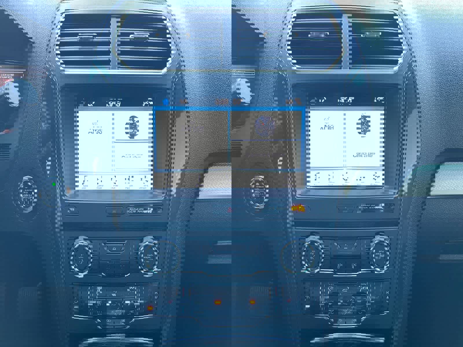 Used 2017 Ford Explorer XLT w/ Equipment Group 202A AWD/4WD image 27