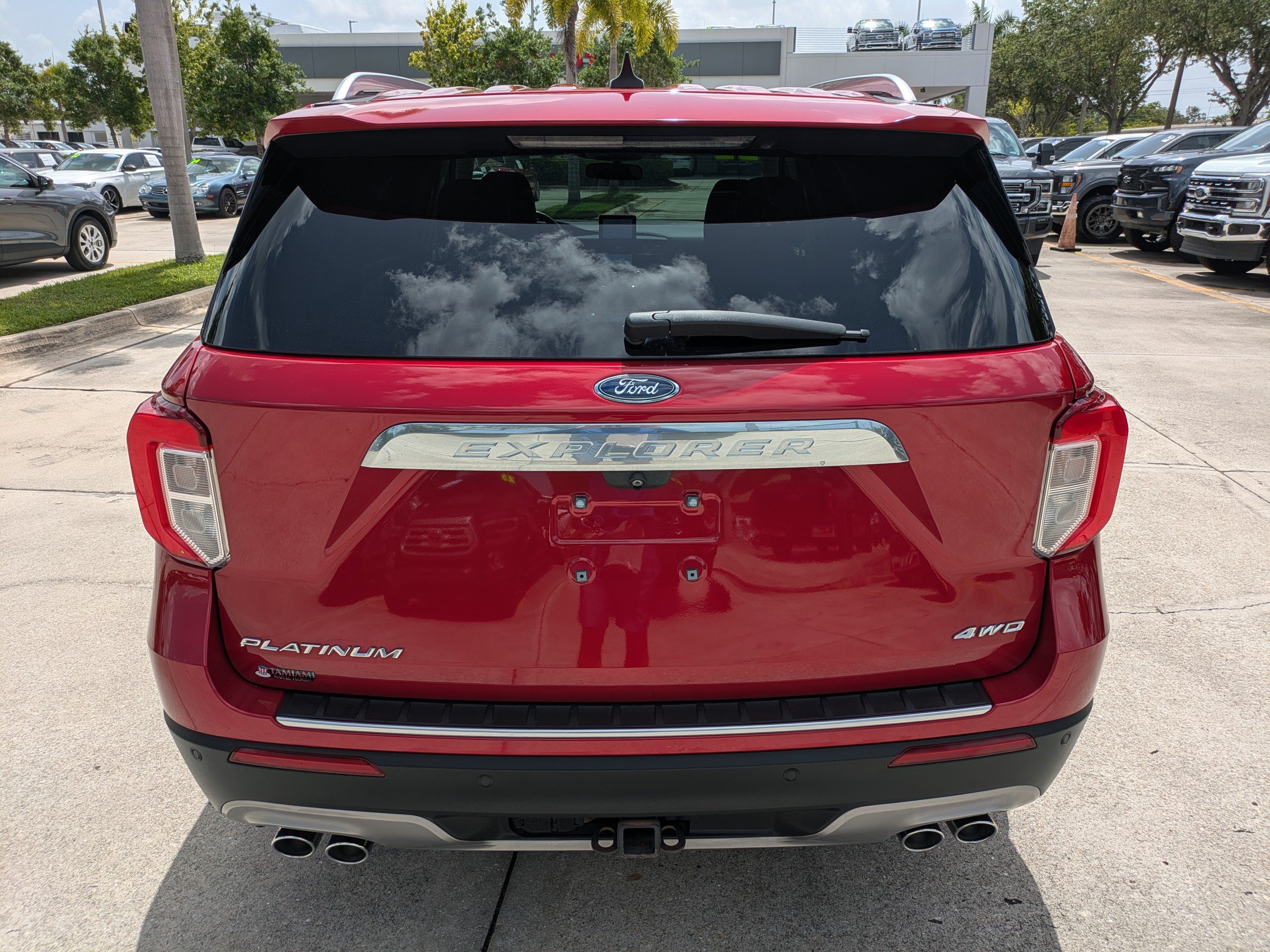 Used 2022 Ford Explorer Platinum w/ Equipment Group 601A AWD/4WD image 5