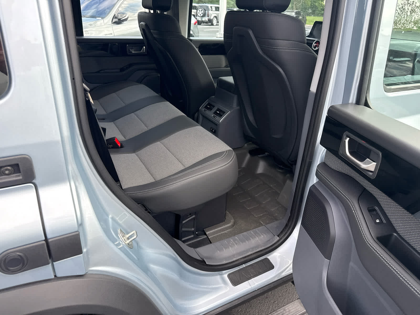 Used 2025 INEOS Grenadier Station Wagon AWD/4WD image 18