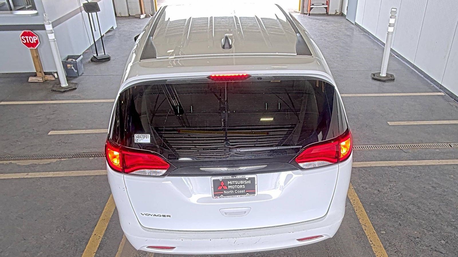 Used 2023 Chrysler Voyager LX image 7