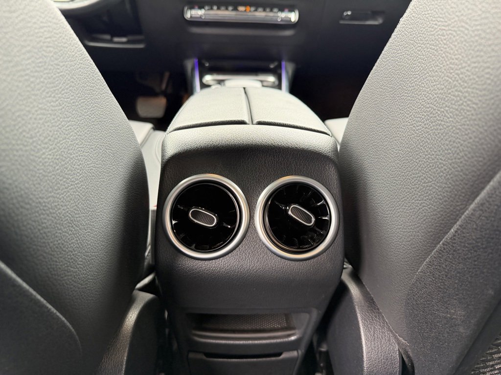 Used 2022 Mercedes-Benz GLB 250 GLB 250 image 12