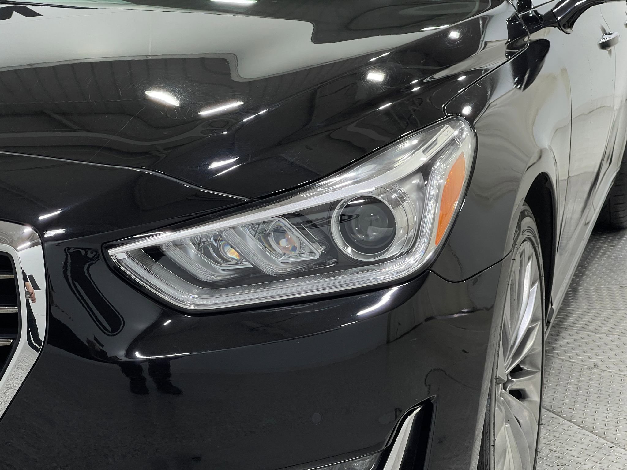 Used 2018 Genesis G90 3.3T Premium AWD/4WD image 33