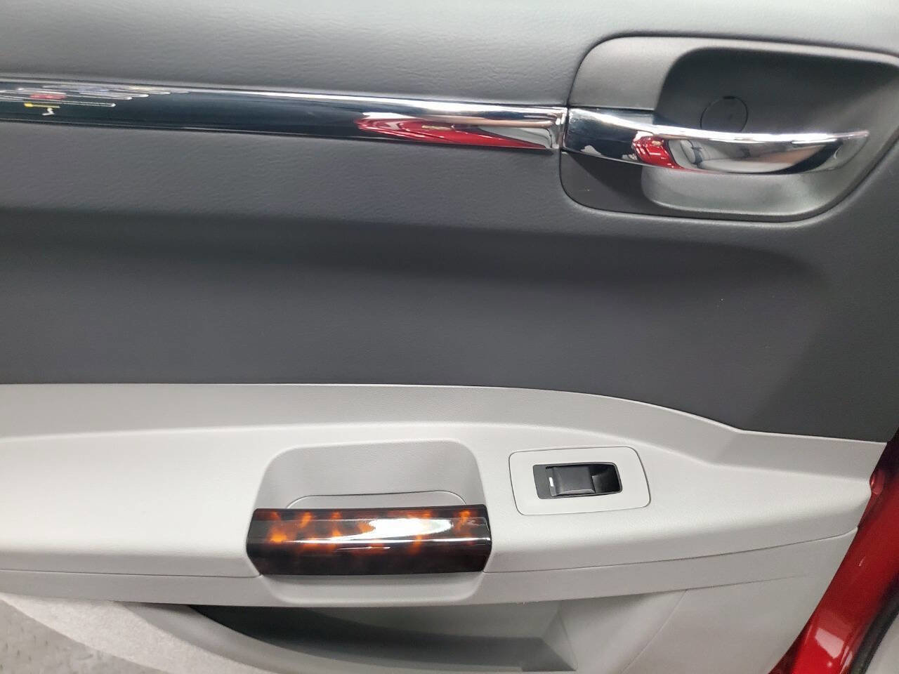 Used 2007 Chrysler 300 C image 13