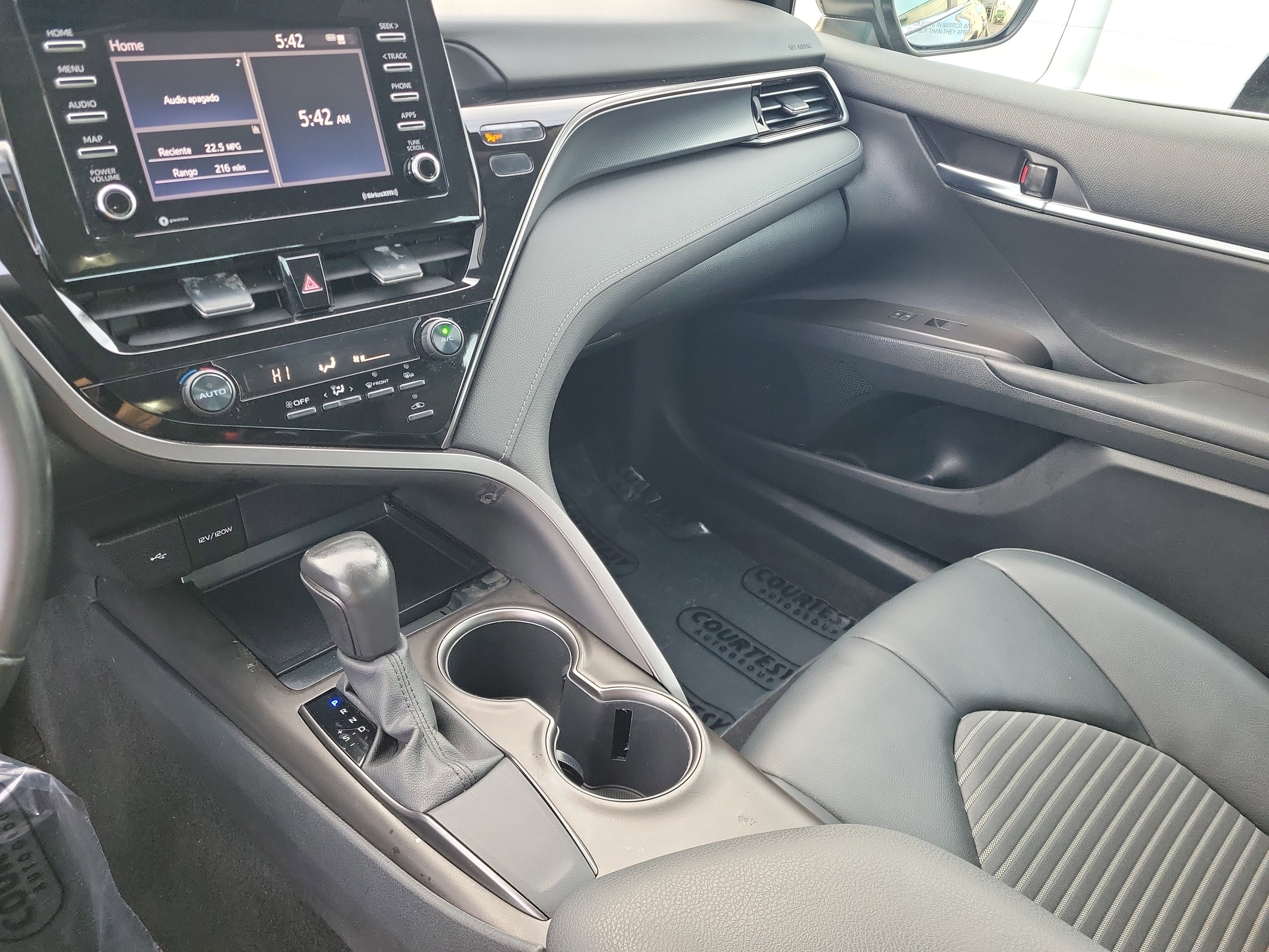 Used 2021 Toyota Camry SE w/ Convenience Package image 33