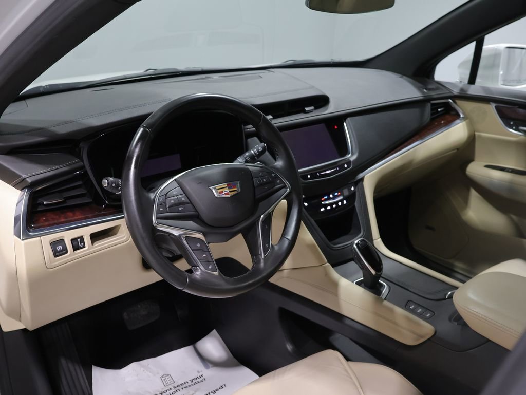 Used 2019 Cadillac XT5 Luxury image 3