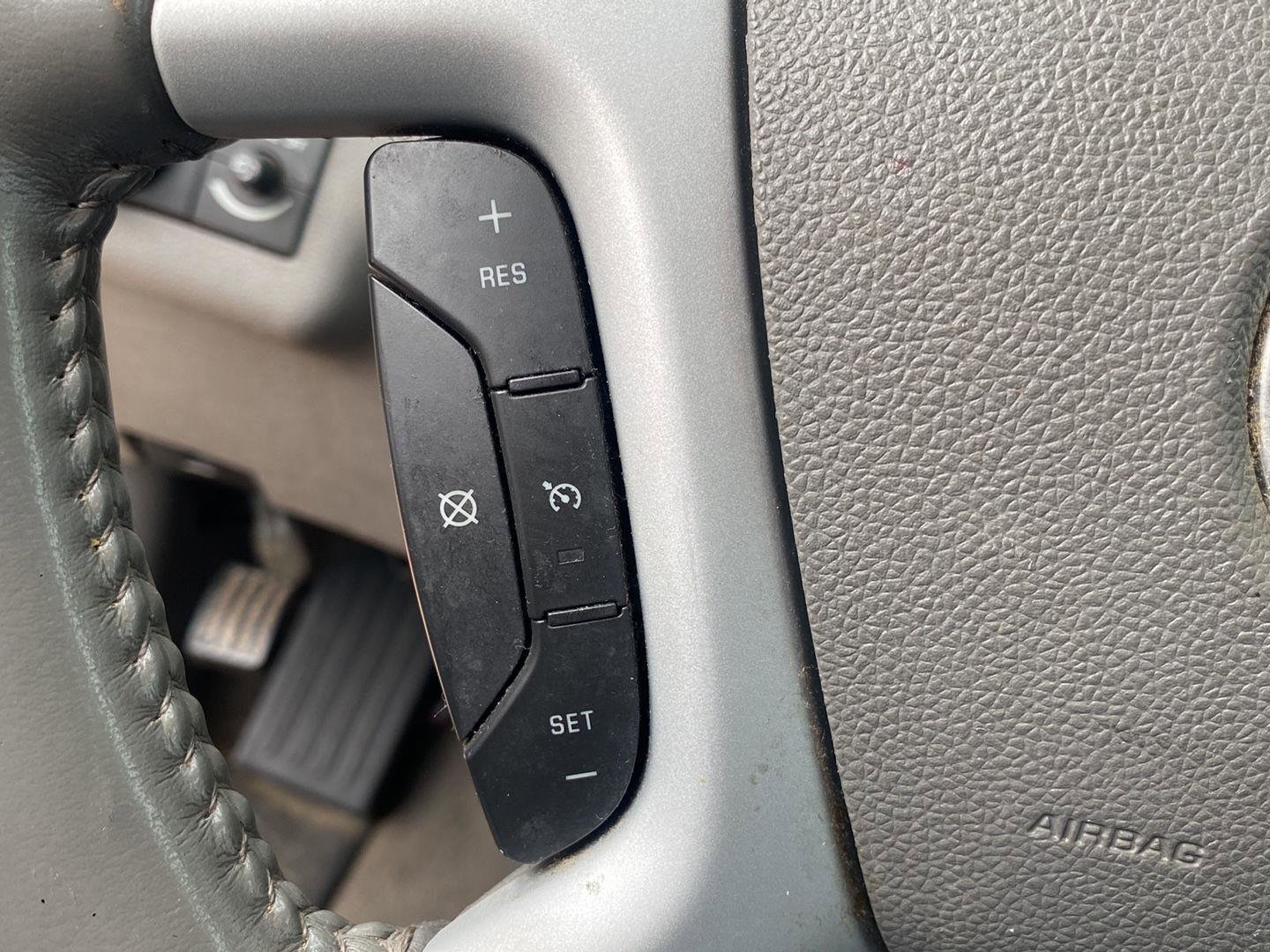 Used 2012 Chevrolet Traverse LT FWD image 19