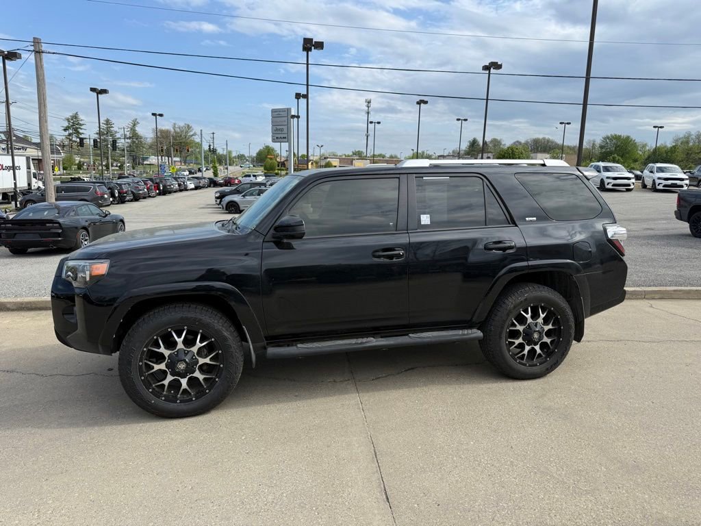 Used 2018 Toyota 4Runner SR5 image 9