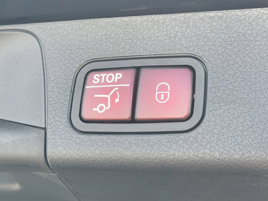 New 2025 Mercedes-Benz GLB 35 AMG 4MATIC image 15