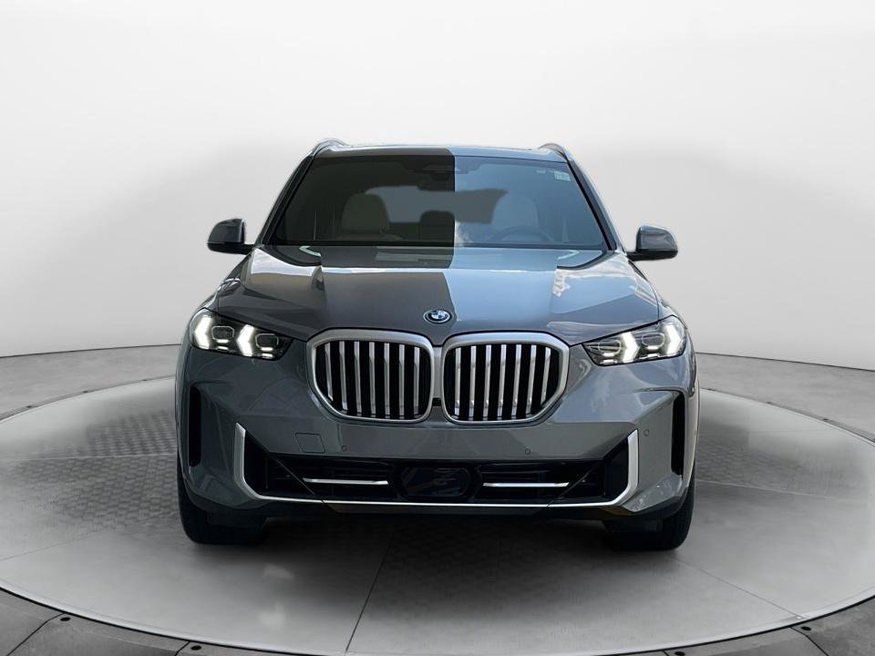New 2026 BMW X5 xDrive50e AWD/4WD image 2