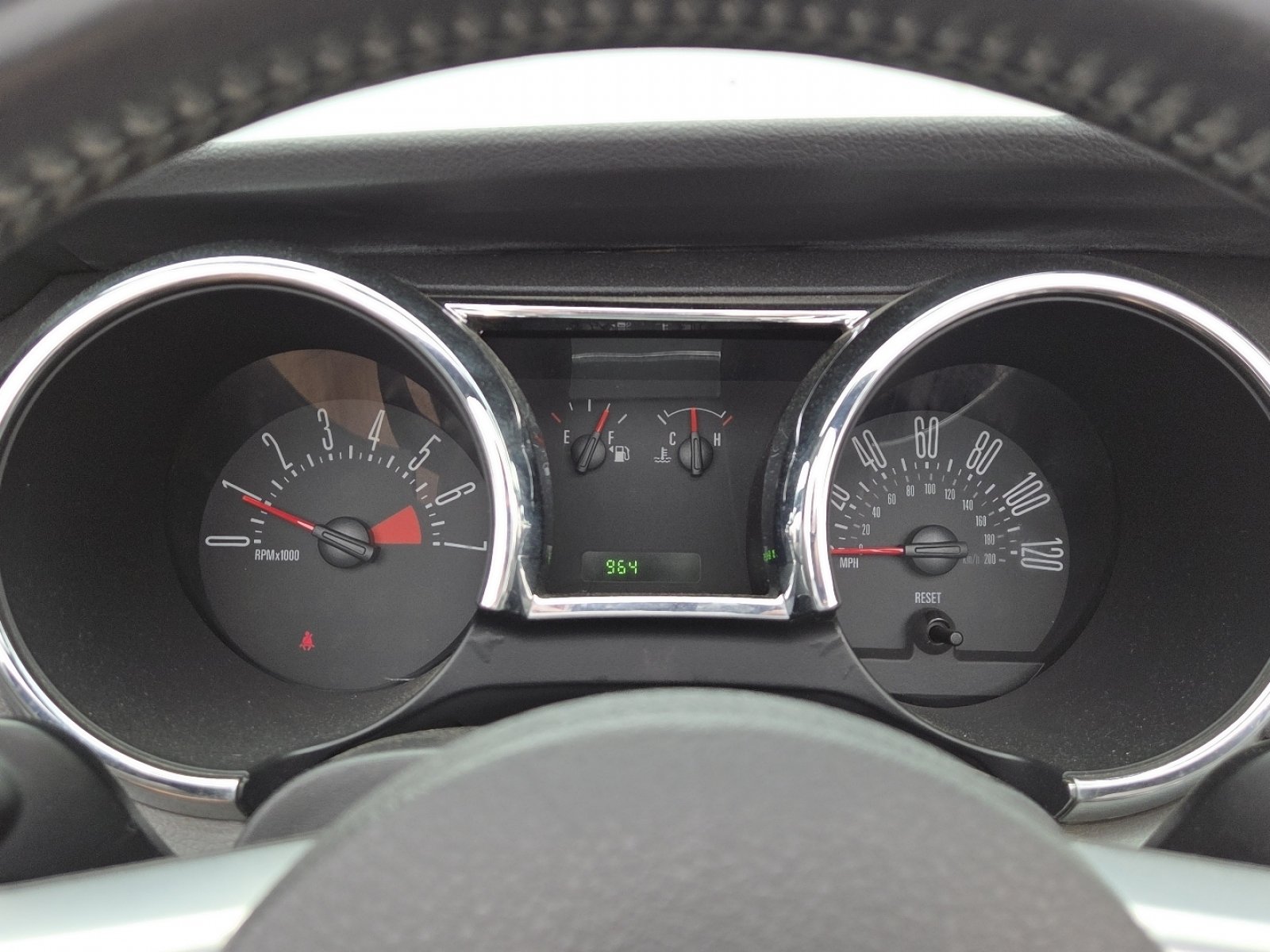 Used 2006 Ford Mustang Convertible RWD image 25