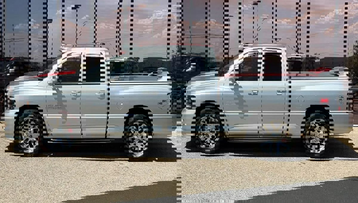 Used 2005 Dodge Ram 1500 Truck 2WD Quad Cab image 5