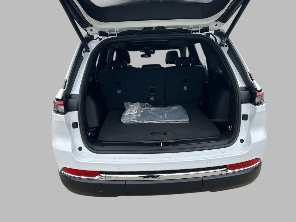 New 2025 Jeep Grand Cherokee Limited w/ Luxury Tech Group II image 8