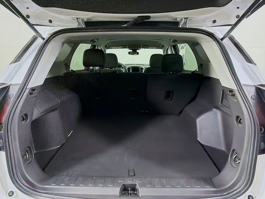 Used 2024 GMC Terrain SLE image 25