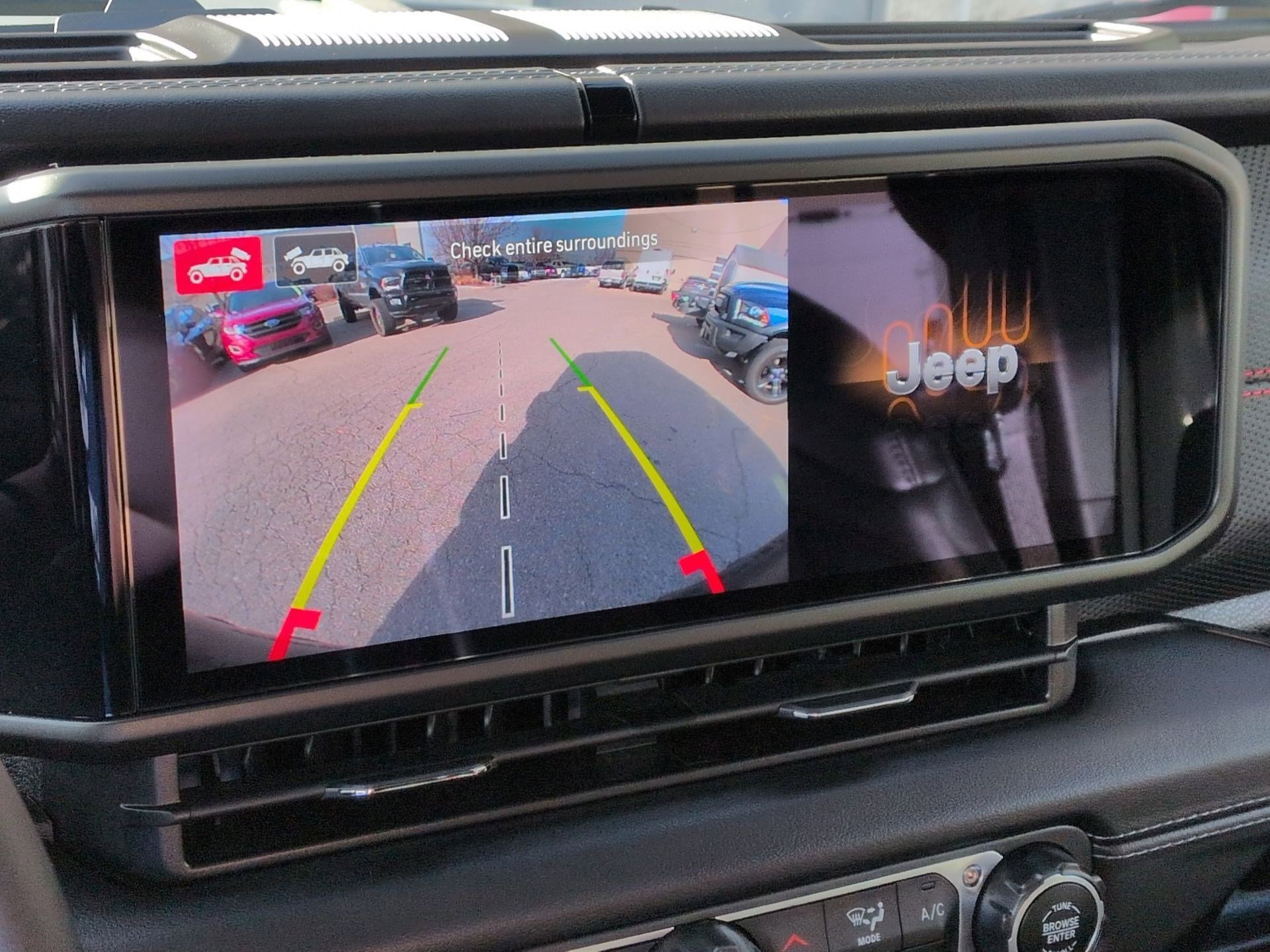 Used 2025 Jeep Wrangler Unlimited Rubicon image 13