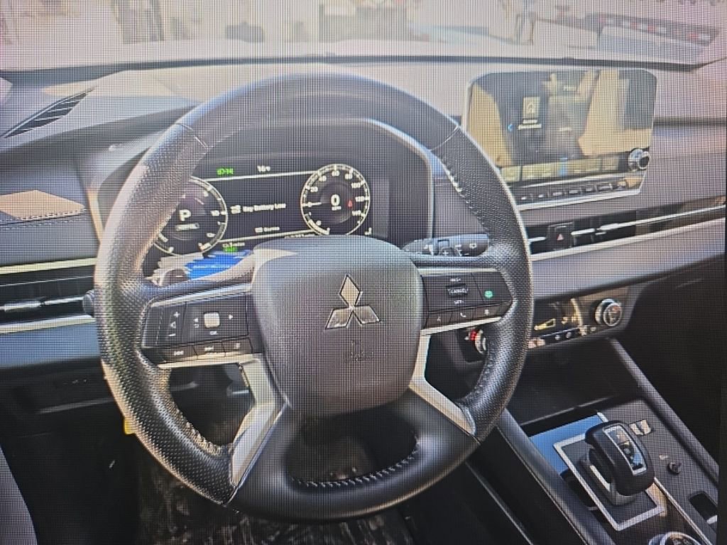 Used 2024 Mitsubishi Outlander SEL image 7