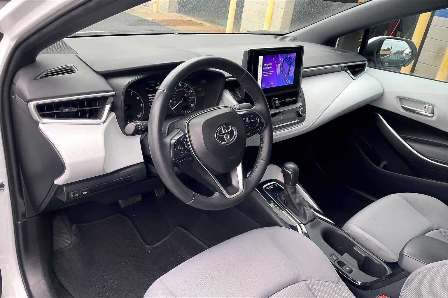 Used 2024 Toyota Corolla SE FWD image 17