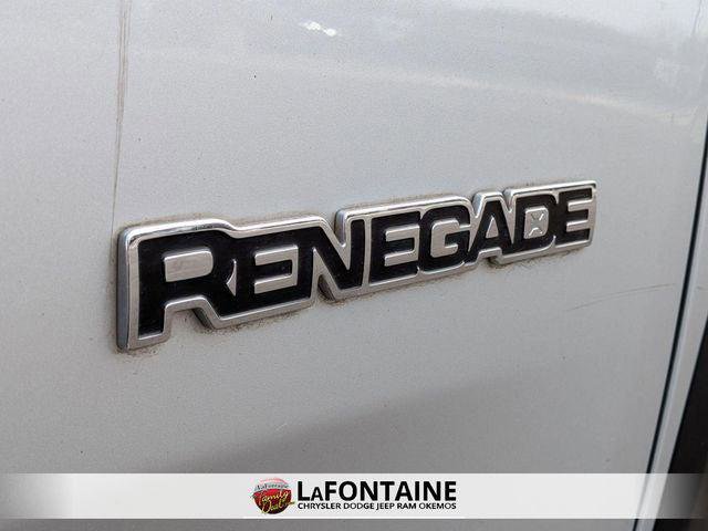 Certified 2018 Jeep Renegade Latitude w/ Popular Equipment Group image 10